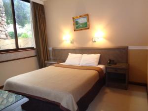 Premier Hill Suites Hotel