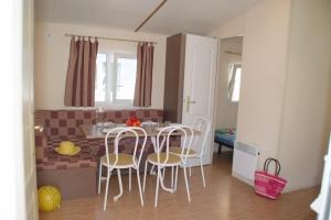 Campings Camping Les Palmiers : photos des chambres