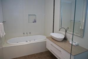 Race Course Apartments