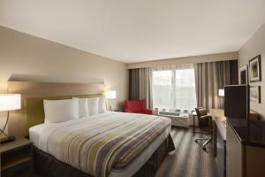 King Room room in Country Inn & Suites by Radisson Indianola IA