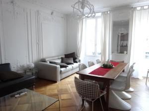 Appartements Les Serruriers - Appartement Spacieux avec Terrasse & Parking : photos des chambres