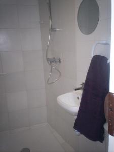 B&B / Chambres d'hotes L'Espaviot aux portes du Puy en Velay : Chambre Double ou Lits Jumeaux avec Salle de Bains Privative