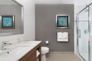 Holiday Inn Hotel & Suites - Montreal Centre-ville Ouest by IHG
