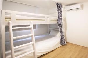 Giường trong Phòng ngủ tập thể cả Nam và Nữ 4 Người (Bed in 4-Bed Mixed Dormitory Room)