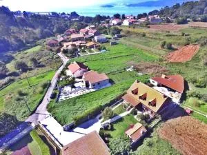 Casa Miñortos - A Igrexa