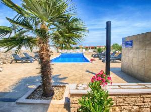 Apartments Mile 1249