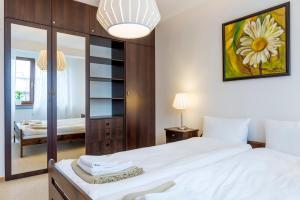 Riverside Apartment plus Parking