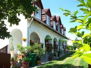 Haus Martha - Balatonudvari