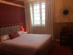 Hotels Logis La Thomasse : photos des chambres