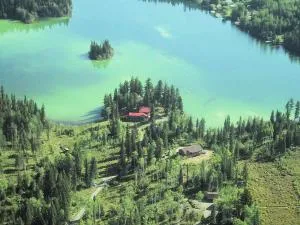 Ruth Lake Lodge Resort - Seventy Mile