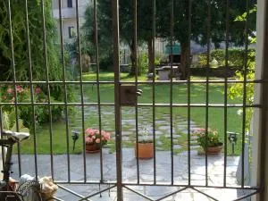 All'Ombra dei Tassi - Mandello del Lario