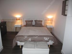 La Maison Des Chiens Rouges