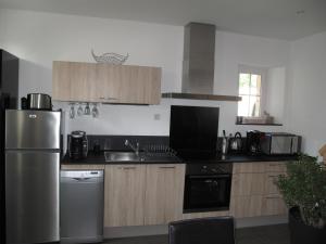 La Maison Des Chiens Rouges