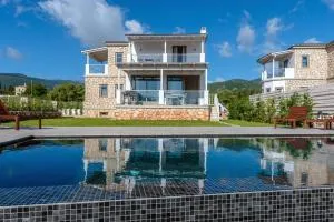 White Villas - Karavomylos
