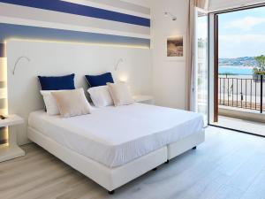 Triple Room with Sea View and Balcony - Ground Floor room in Marina di Petrolo Hotel & SPA