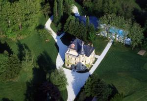 4 stern hotel Château de la Tour de Puits Coise-Saint-Jean-Pied-Gauthier Frankreich