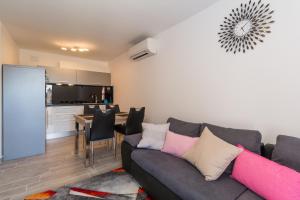 APP Joly in center old town