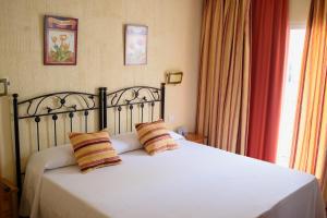 King Room with Balcony room in Hostal Jayma