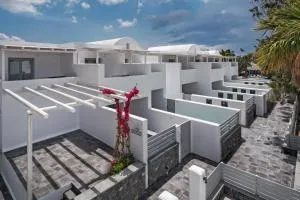 Meltemi Excelsior Suites - Perissa