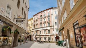 Rudolfskai 28/Judengasse 15, Salzburg, Austria.