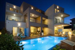 Deluxe Villa room in Enali Villas