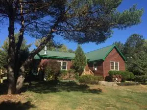 Esther Mountain Chalet - North Pole