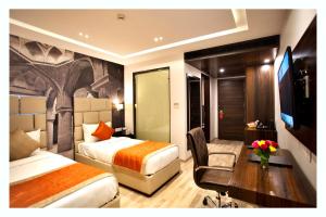 Kaisons Inn (Near Apollo Hospital)