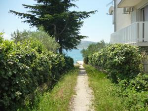 Apartments Lana - 30 m from the sea 