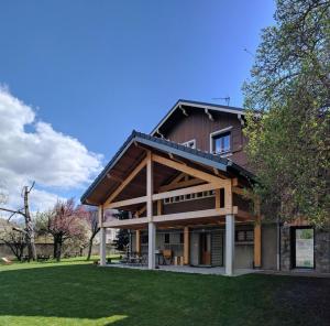 B&B / Chambres d'hotes Chalet Les Cols - Chambres avec terrasse & jardin - proche de la nouvelle gare : photos des chambres