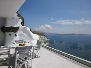 Mythique Villas & Suites Santorini Greece