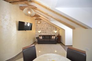 Palazzo Max and Alex Apartments