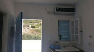 Evmorfia rooms Antiparos Greece