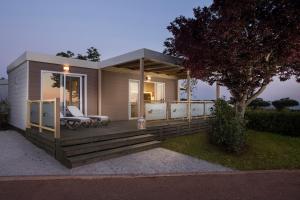 Mobile Homes Premium Vista Mare Park Umag by Camp4You