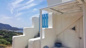 Evmorfia rooms Antiparos Greece