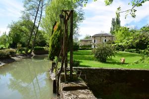 B&B / Chambres d'hotes Moulin De Ladausse : photos des chambres