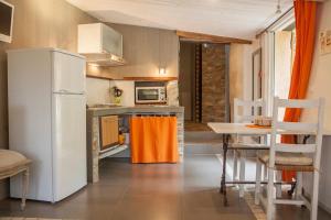 B&B / Chambres d'hotes B&B Le Manoir De Gemenos : photos des chambres