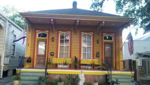 Holiday Home room in Creole Victorian for groups large and small