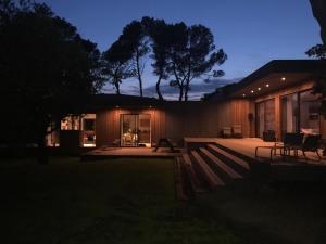 Maisons de vacances Sweet lodges Aix en Provence : Maison 6 Chambres