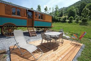 Maisons d'hotes Roulottes Montagne Pyrenees : photos des chambres