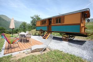 Maisons d'hotes Roulottes Montagne Pyrenees : photos des chambres