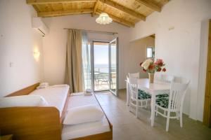 Apartment with Sea View room in Studios Evrika