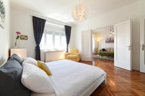 Sunny Apartment Zagreb - Spacious 2BR with Balcony