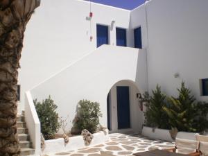 Nicos Studios & Apartments Paros Greece