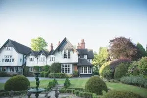 米尔法院酒店 - Pickmere