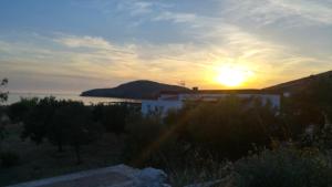 Tramonto Nel Delfini Syros Greece