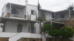 Elia Apartments Tinos Greece