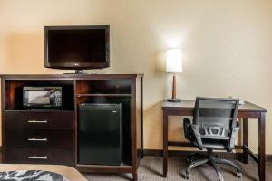 Deluxe Queen Room room in Sleep Inn & Suites - Ocala