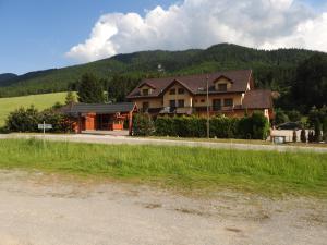 3 gwiazdkowy pensjonat Penzion Montana Tierchowa Słowacja