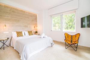 VACATION MARBELLA l Golden Mile Oasis l Family friendly l Next to the beach and Puente Romano l 24-7 Security