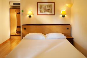 Hotels Campanile Saintes : photos des chambres